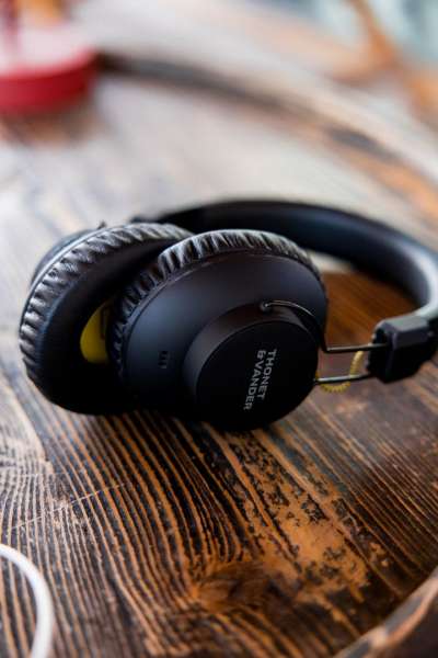 Thonet & Vander Klassik Bluetooth Headphones Black